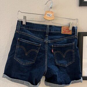 Levi's Mid Length Shorts -- 26